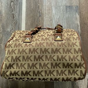 Michael Kors USED brown barrel bag